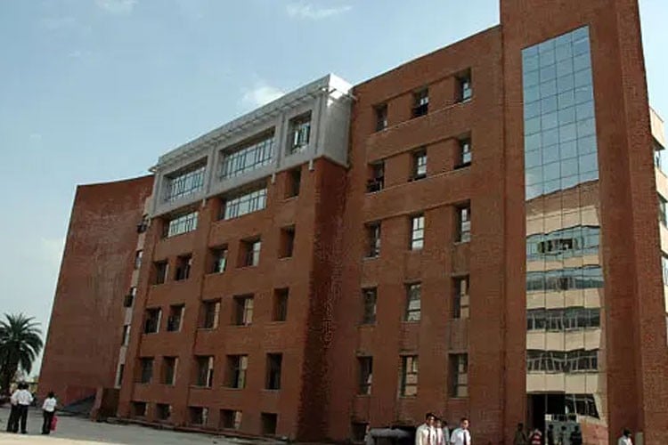 Amity Institute of English and Business Communication, Noida