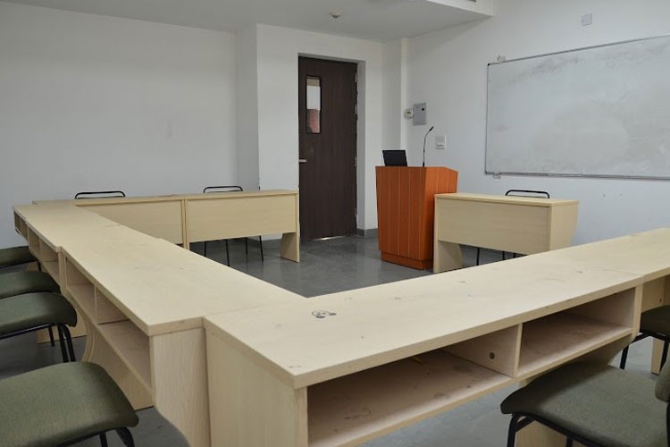 Amity Institute of English and Business Communication, Noida