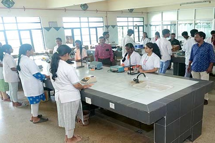 Bapuji Pharmacy College, Davanagere