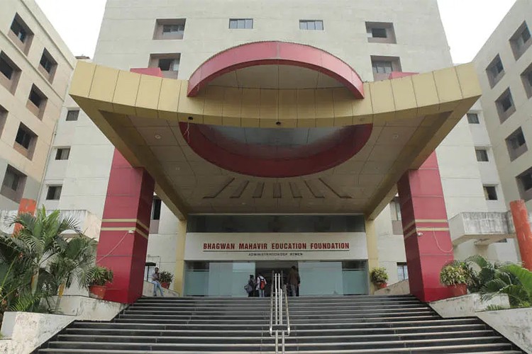 Bhagwan Mahavir College of Education, Surat