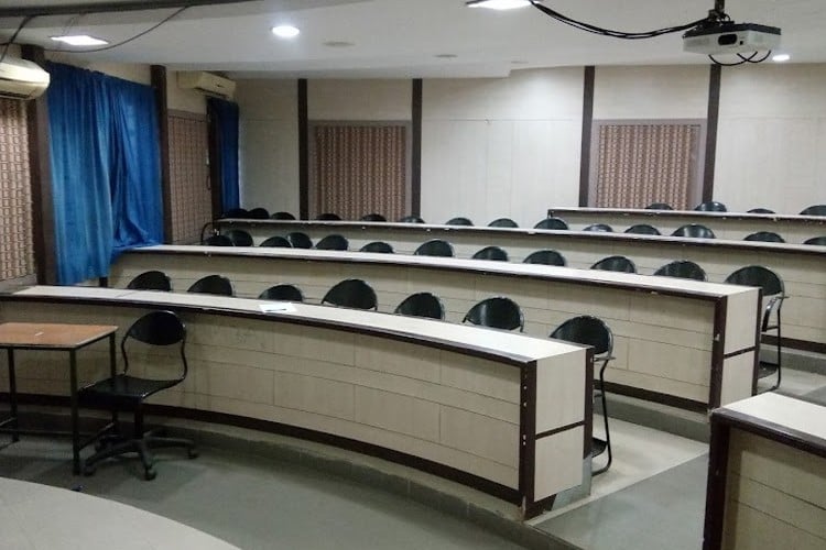 Crescent School of Business, Chennai