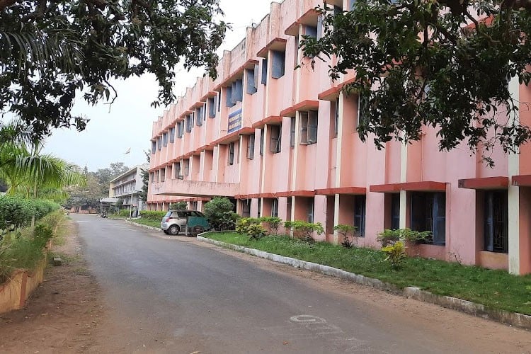 Dantuluri Narayana Raju College, West Godavari