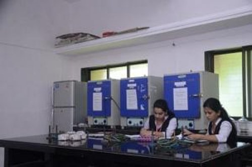 Dapoli Urban Bank Senior Science College, Dapoli