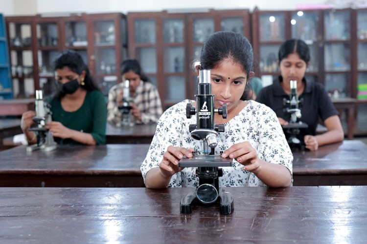 Devaswom Board College Thalayolaparambu, Kottayam