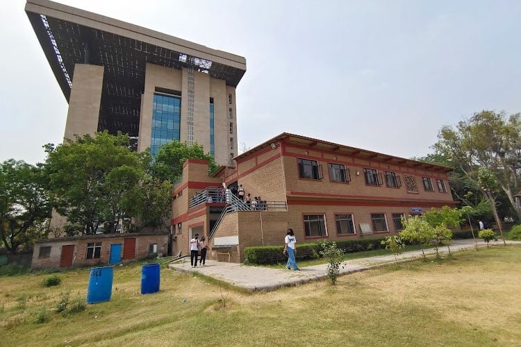 Dyal Singh College, New Delhi