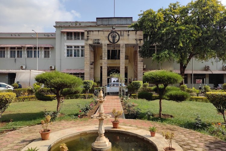 Gajra Raja Medical College, Gwalior