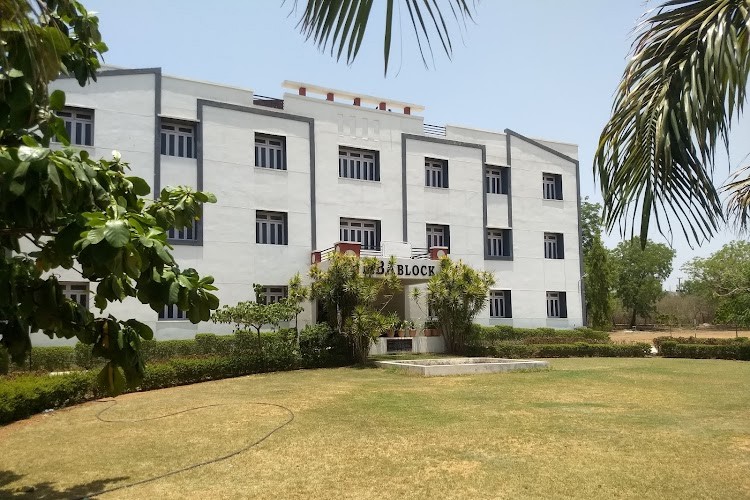 Global Institute of Engineering and Technology, Moinabad