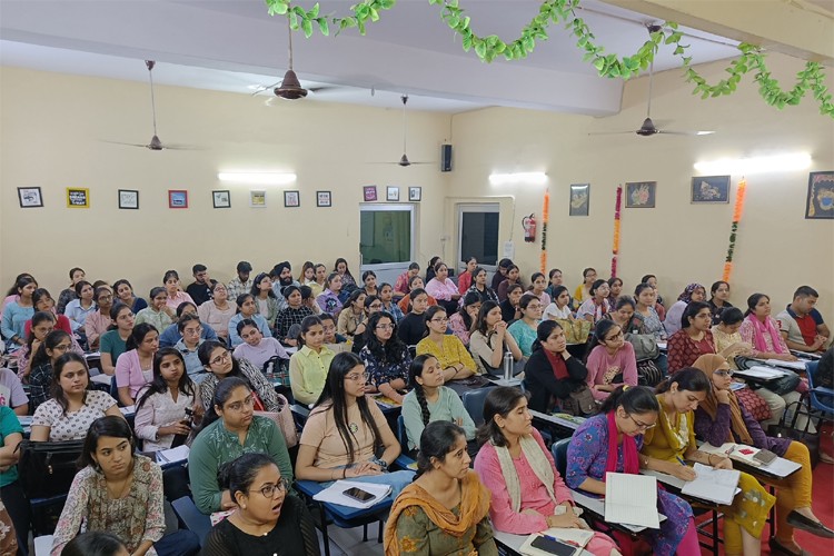 Guru Nanak College of Education, New Delhi