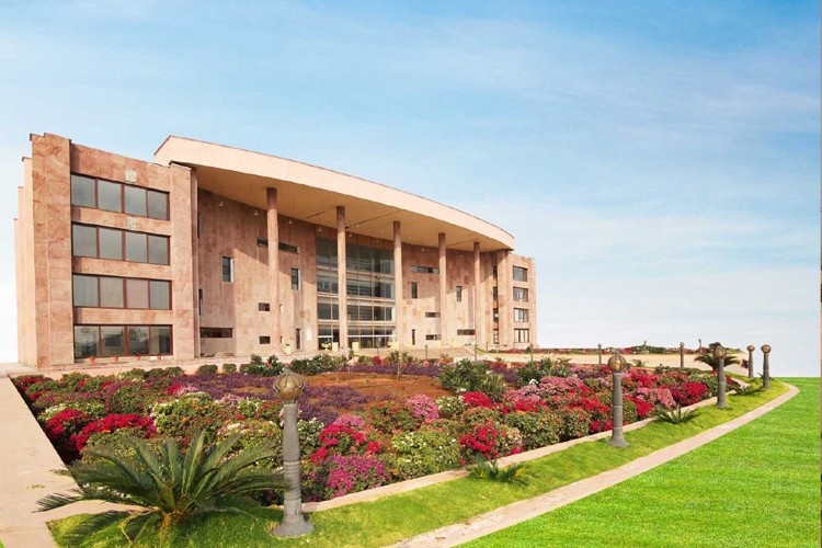 Guru Nanak University, Hyderabad