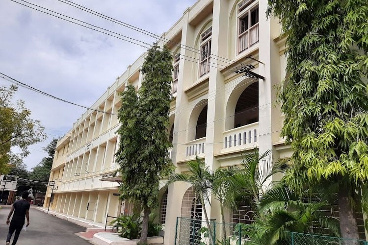 Holy Cross College (Autonomous), Tiruchirappalli