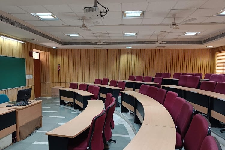 Indian Institute of Management, Lucknow (Noida Campus), Noida