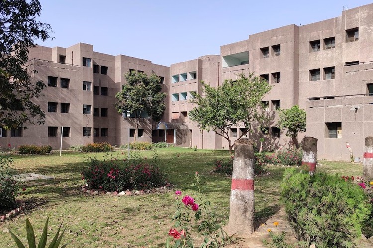 Institute of Engineering and Technology, Lucknow