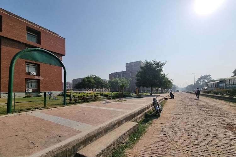 Institute of Engineering and Technology, Sitapur