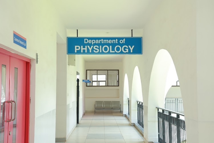 KLE Jagadguru Gangadhar Mahaswamigalu Moorusavirmath Medical College and Hospital, Hubli