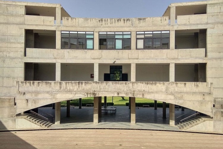 Smt. Laxmiben and Chimanlal Mehta Arts College, Ahmedabad