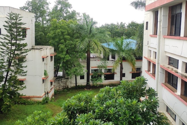 Laxmi Institute of Technology, Valsad