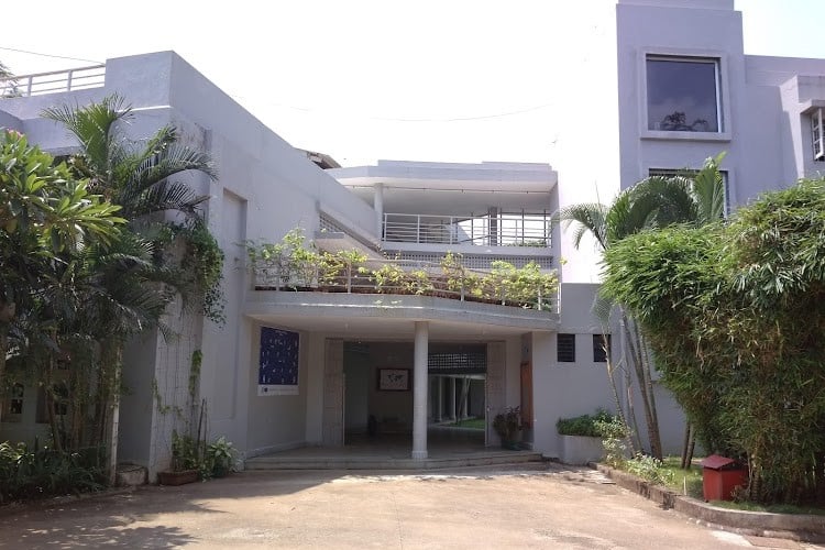 Laxmi Vidyapeeth, Valsad