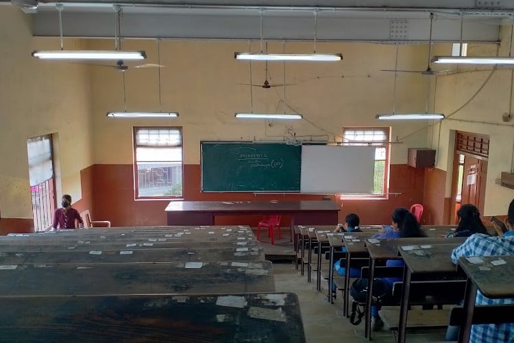 Maharaja Manindra Chandra College, Kolkata