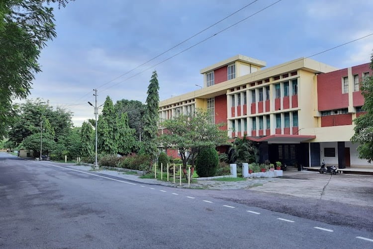 Maharani Laxmi Bai Medical College, Jhansi