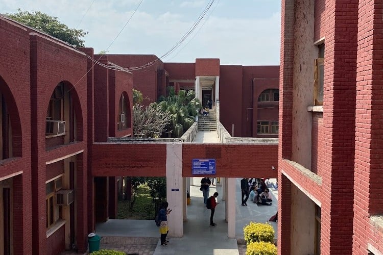 Maitreyi College, New Delhi