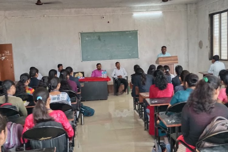 Mandesh Institute of Pharmaceutical Science and Research Centre, Satara