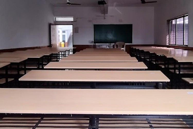 Navnirman Commerce College, Surat