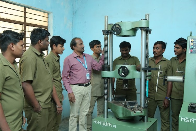 Proudhadeveraya Institute of Technology, Hospet