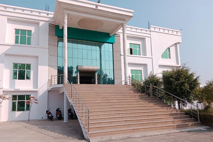 Radha Govind Institute of Pharmacy, Chandausi