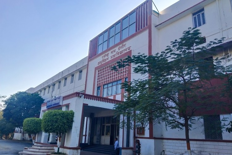 RNT Medical College, Udaipur