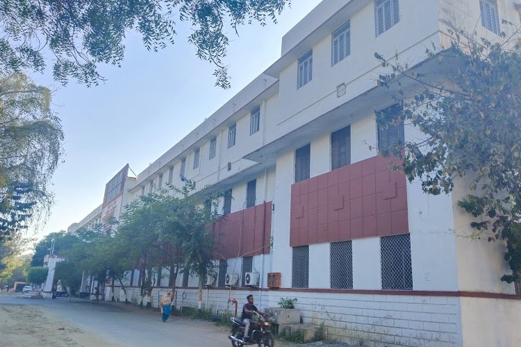 RNT Medical College, Udaipur