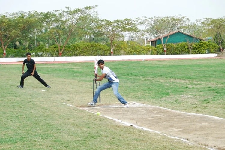 Royal Institute of Management & Advanced Studies, Ratlam