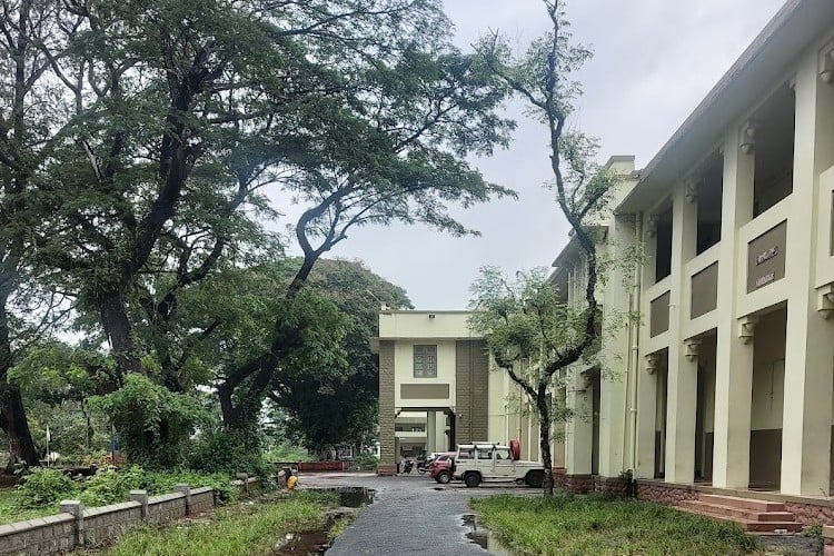 Sanatana Dharma College, Alappuzha