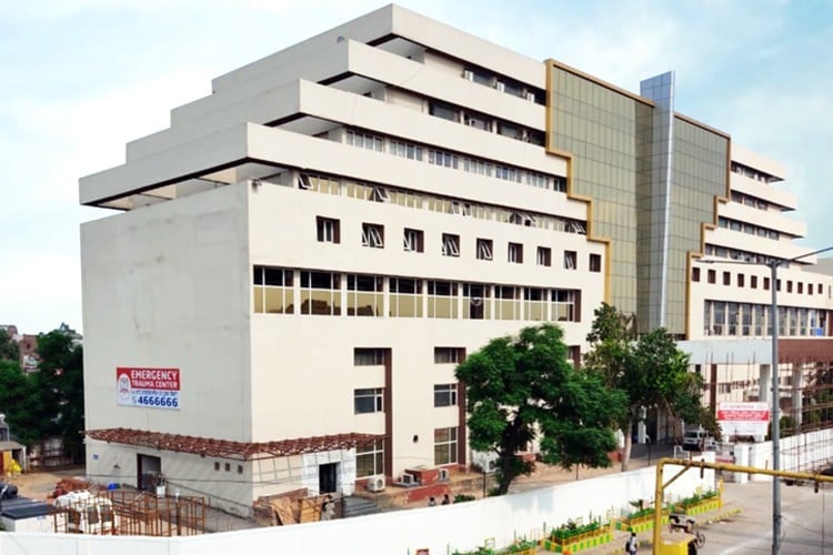 Santosh Dental College, Ghaziabad