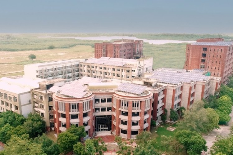 Sharda University Agra Campus: Photos, Virtual Tour