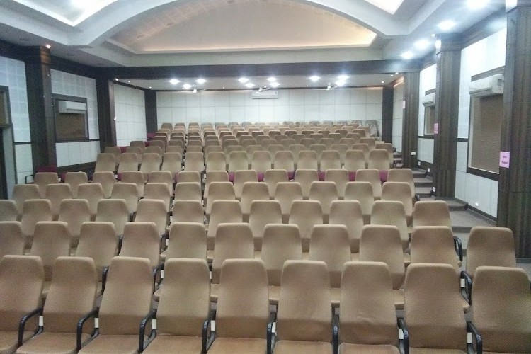 Shri Vaishnav Institute of Law, Indore