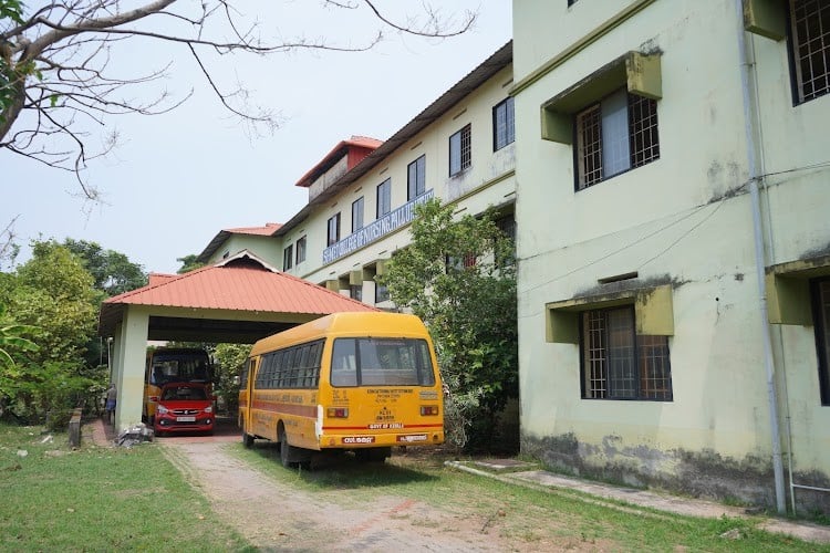 SIMET College of Nursing Palluruthy, Ernakulam