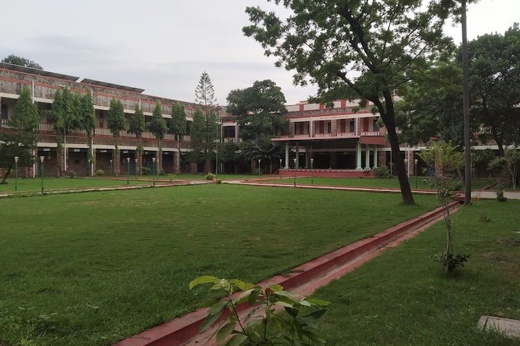 Sir C R Reddy College, Eluru