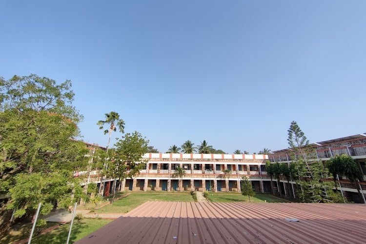 Sir C R Reddy College, Eluru