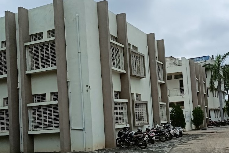 Smt Sharadchandrika Suresh Patil College of Pharmacy, Jalgaon