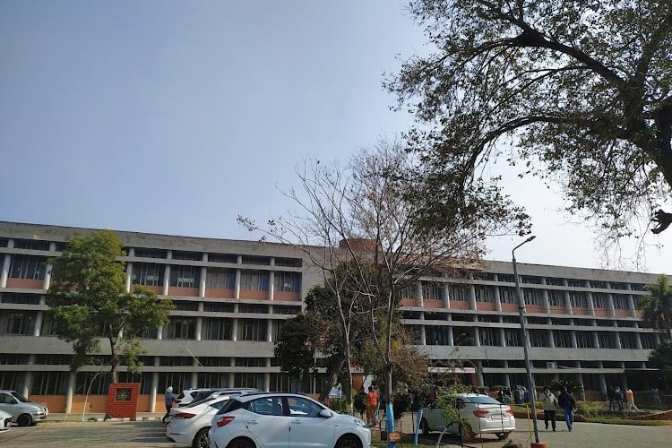 SR Govt College for Women, Amritsar