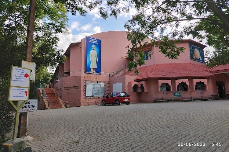 Swami Vivekananda Yoga Anusandhana Samsthana, Bangalore