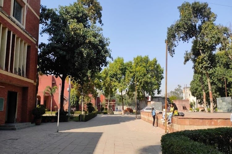 Vivekananda College, New Delhi